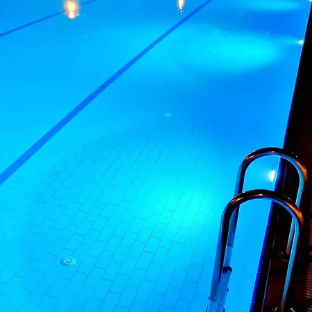 Family Friend Pool 3b 1 Alacati Cesme *