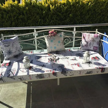 Family Friend Pool 3b 1 Alacati Cesme * Ildiri