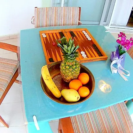 Family Friend Pool 3b 1 Alacati Cesme