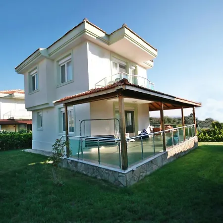 Family Friend Pool 3b 1 Alacati Cesme *