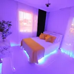 Family Friend Pool 3b 1 Alacati Cesme Ildiri