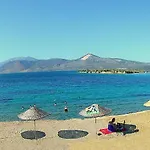 Family Friend Pool 3b 1 Alacati Cesme Ildiri