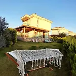 Villa Family Friend Pool 3b 1 Alacati Cesme