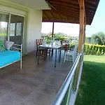 Family Friend Pool 3b 1 Alacati Cesme