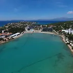 Family Friend Pool 3b 1 Alacati Cesme Villa Ildiri