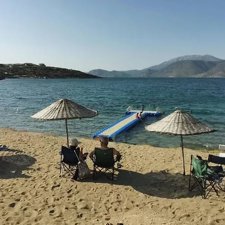 Family Friend Pool 3b 1 Alacati Cesme * Ildiri