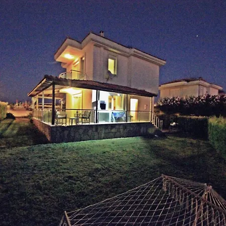 Family Friend Pool 3b 1 Alacati Cesme *