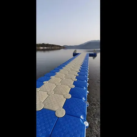 Family Friend Pool 3b 1 Alacati Cesme