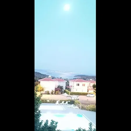 Family Friend Pool 3b 1 Alacati Cesme Villa