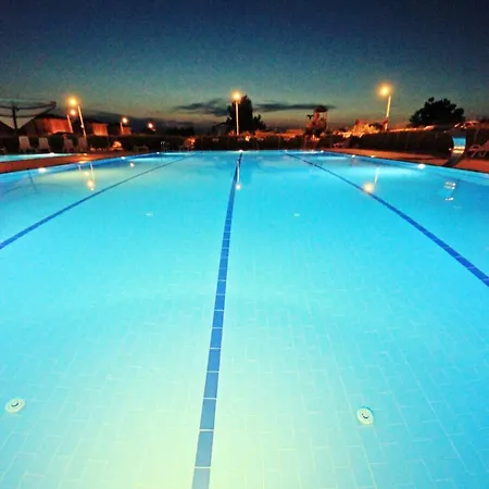 Vila Family Friend Pool 3b 1 Alacati Cesme
