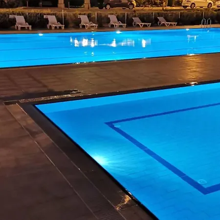 Family Friend Pool 3b 1 Alacati Cesme Vila *