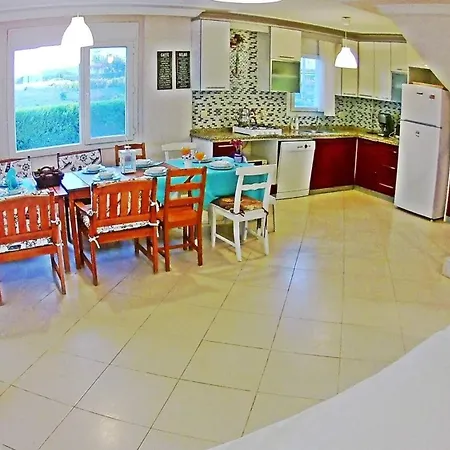 Family Friend Pool 3b 1 Alacati Cesme Villa Ildiri