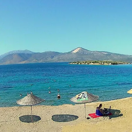 Family Friend Pool 3b 1 Alacati Cesme Ildir