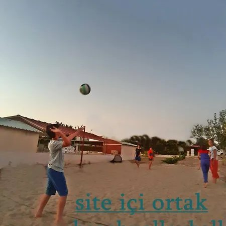 Family Friend Pool 3b 1 Alacati Cesme