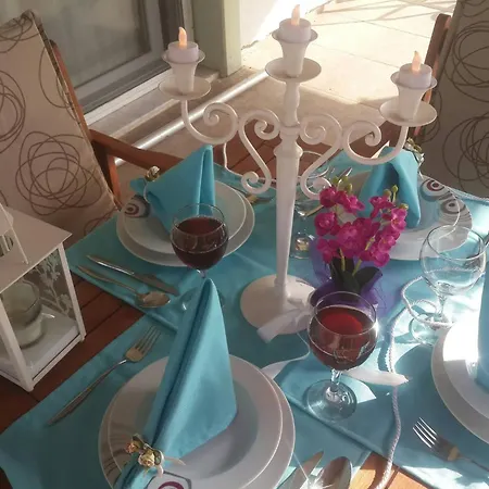 Family Friend Pool 3b 1 Alacati Cesme Ildiri