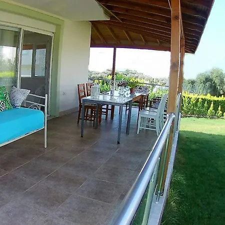 Family Friend Pool 3b 1 Alacati Cesme