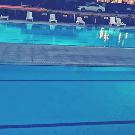 Family Friend Pool 3b 1 Alacati Cesme