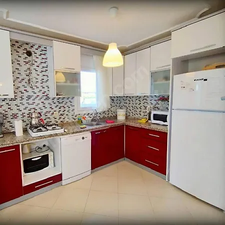 Family Friend Pool 3b 1 Alacati Cesme *