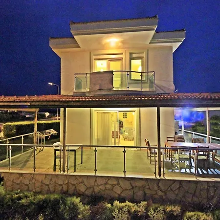 Villa Family Friend Pool 3b 1 Alacati Cesme *