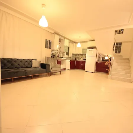 Villa Family Friend Pool 3b 1 Alacati Cesme