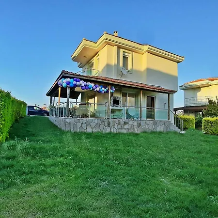 Family Friend Pool 3b 1 Alacati Cesme *