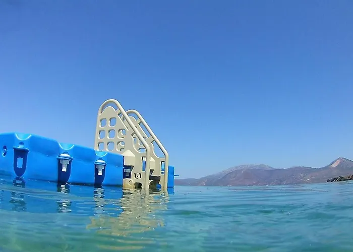 Family Friend Pool 3b 1 Alacati Cesme Ildiri