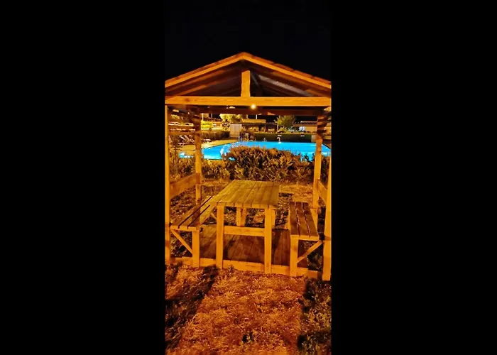 Villa Family Friend Pool 3b 1 Alacati Cesme Ildiri