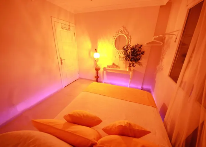 Family Friend Pool 3b 1 Alacati Cesme Vila