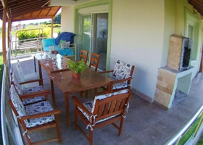 Family Friend Pool 3b 1 Alacati Cesme * Ildiri