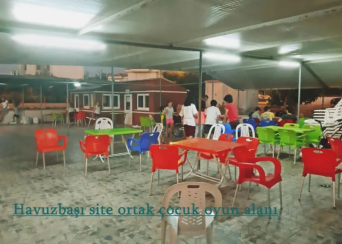 Family Friend Pool 3b 1 Alacati Cesme *