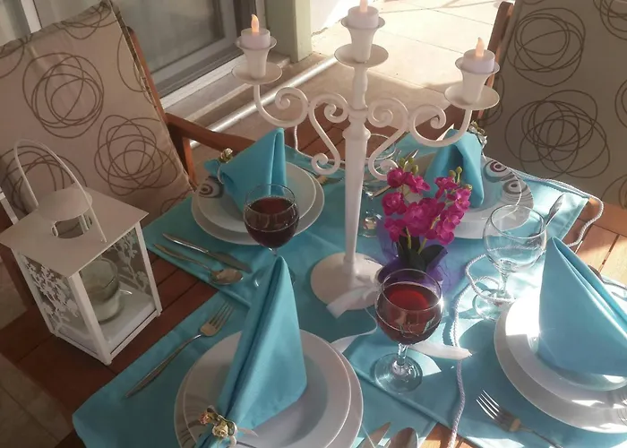 Family Friend Pool 3b 1 Alacati Cesme Ildiri