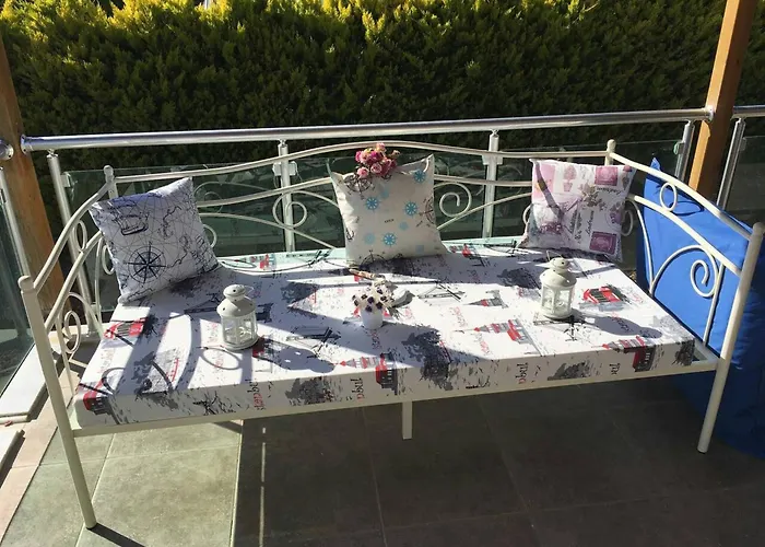 Family Friend Pool 3b 1 Alacati Cesme * Ildiri