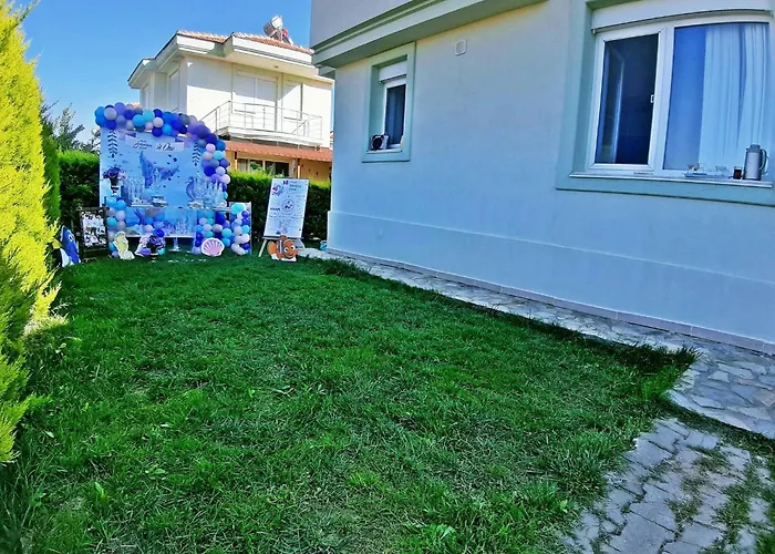 Family Friend Pool 3b 1 Alacati Cesme Villa *