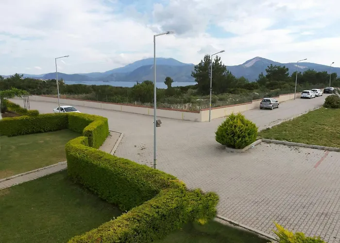 Family Friend Pool 3b 1 Alacati Cesme