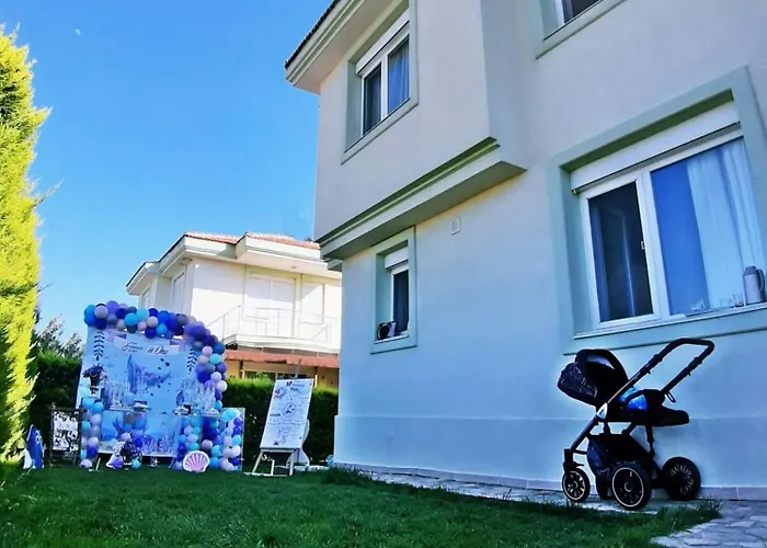 Family Friend Pool 3b 1 Alacati Cesme * Ildiri