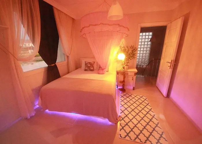 Family Friend Pool 3b 1 Alacati Cesme Villa Ildiri