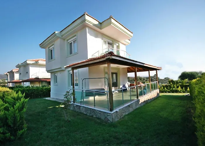 Family Friend Pool 3b 1 Alacati Cesme *
