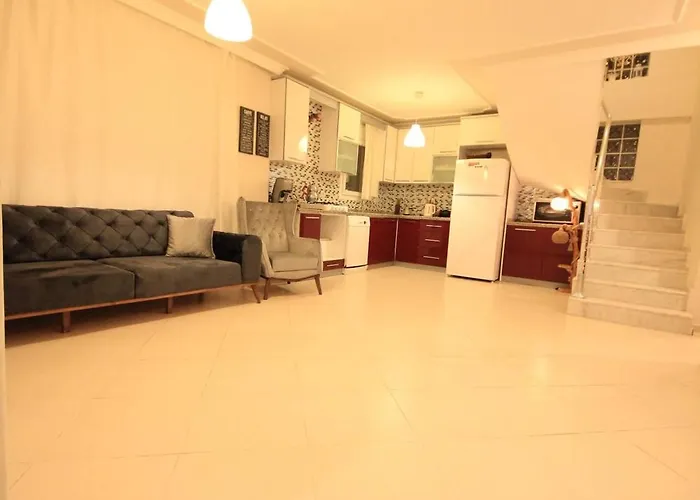 Villa Family Friend Pool 3b 1 Alacati Cesme